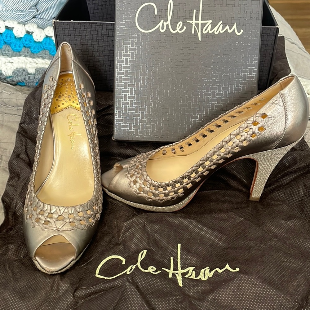 Cole Haan Geena vintage silver pump with Nike Air insoles, size 6.5